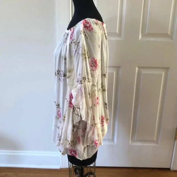 Floral Flutter Sleeves Shirt - Picture 2 of 10